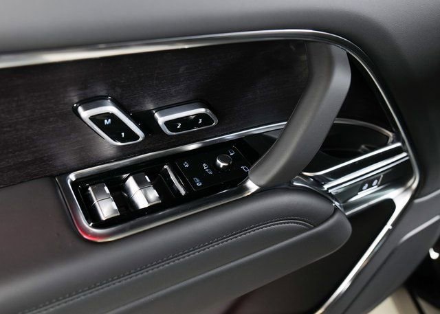 New 2025 Land Rover Range Rover SE image 26