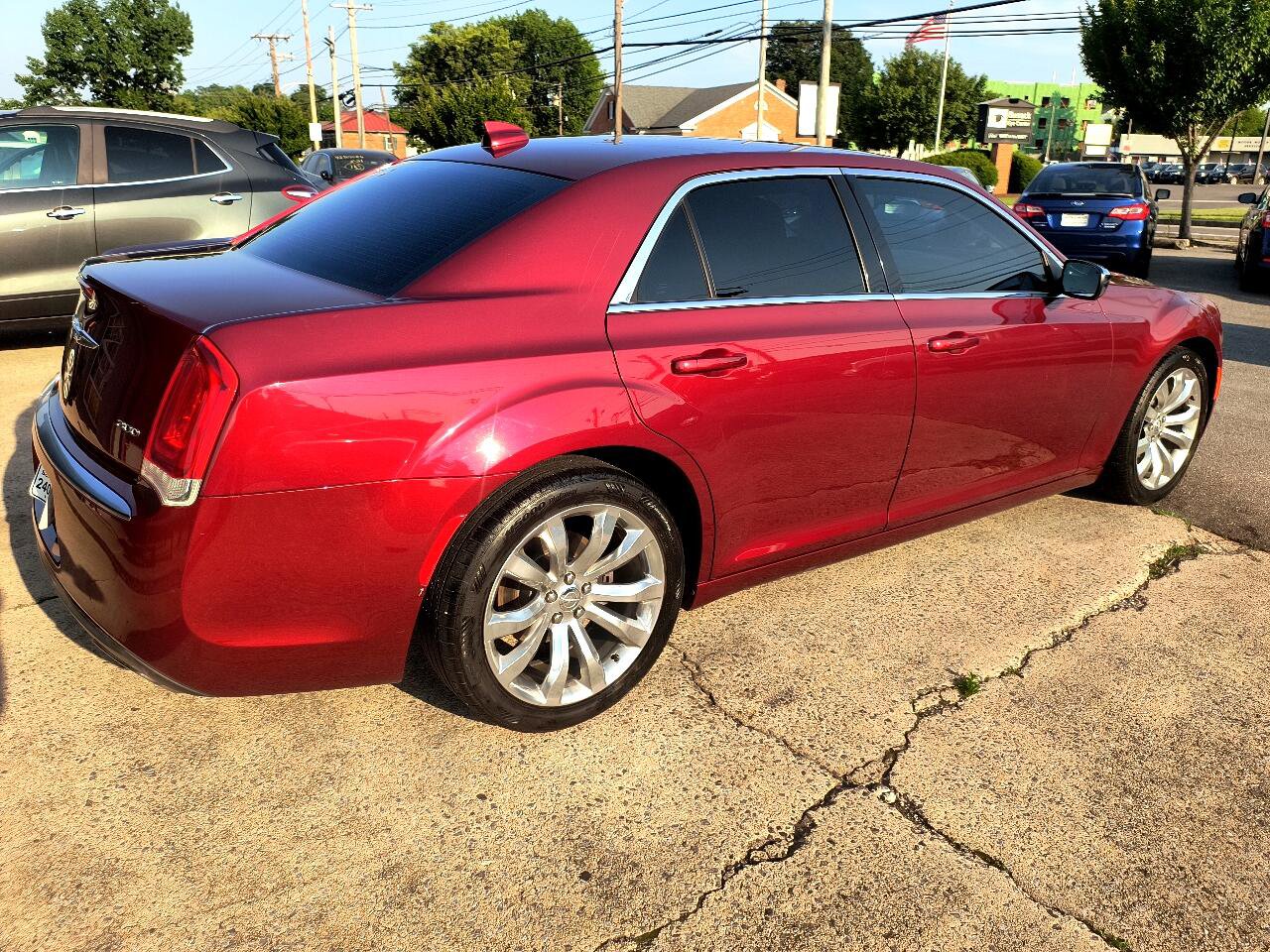 Used 2019 Chrysler 300 Touring w/ Chrome Appearance Package image 17