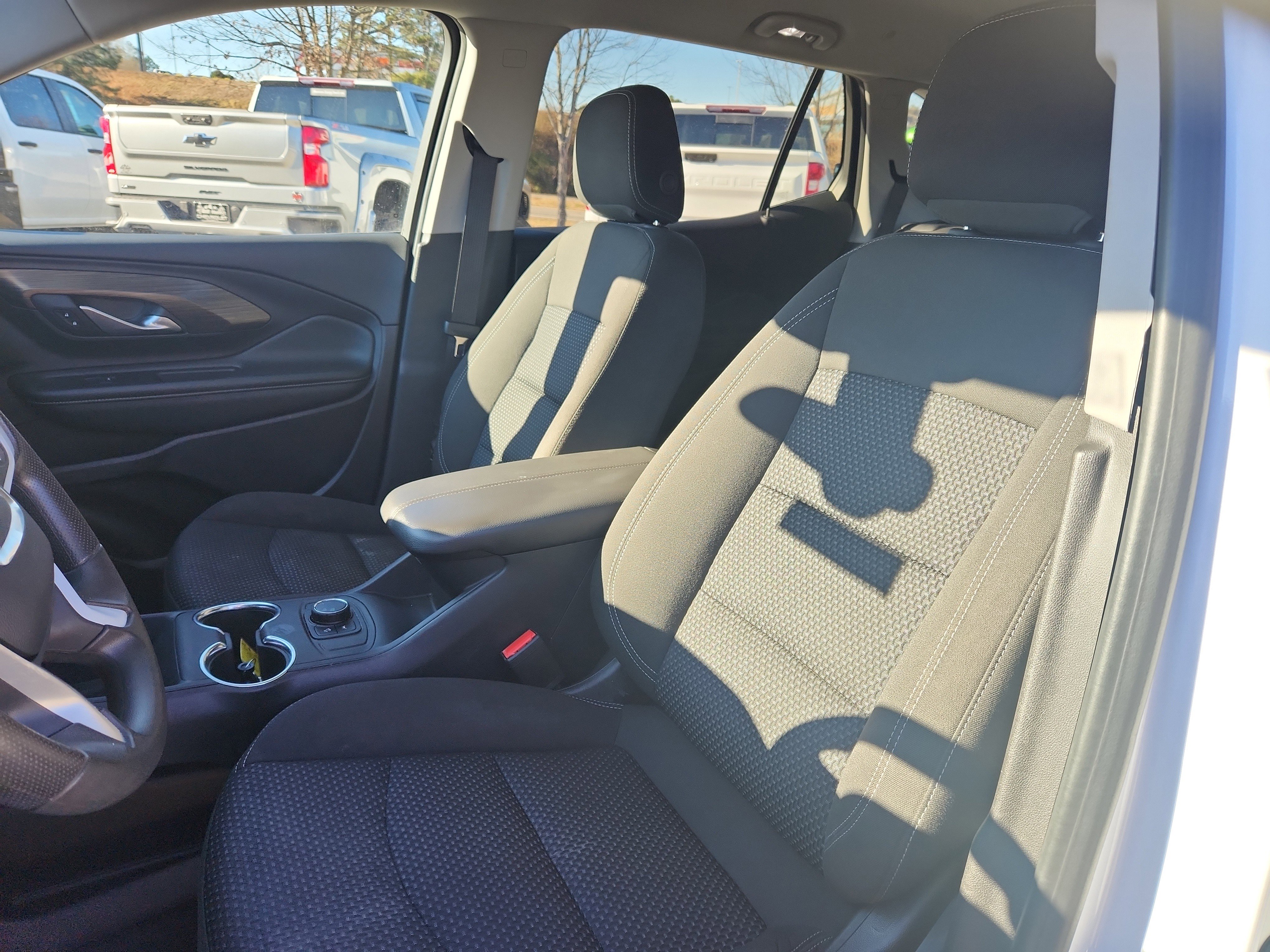 Used 2024 GMC Terrain SLE image 22