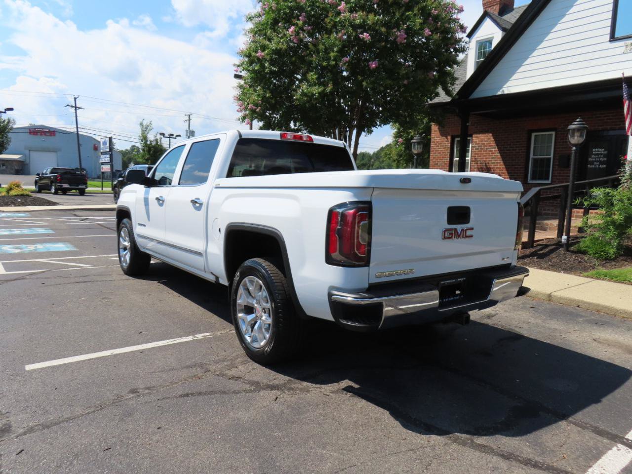 Used 2017 GMC Sierra 1500 SLT w/ SLT Premium Package RWD image 5