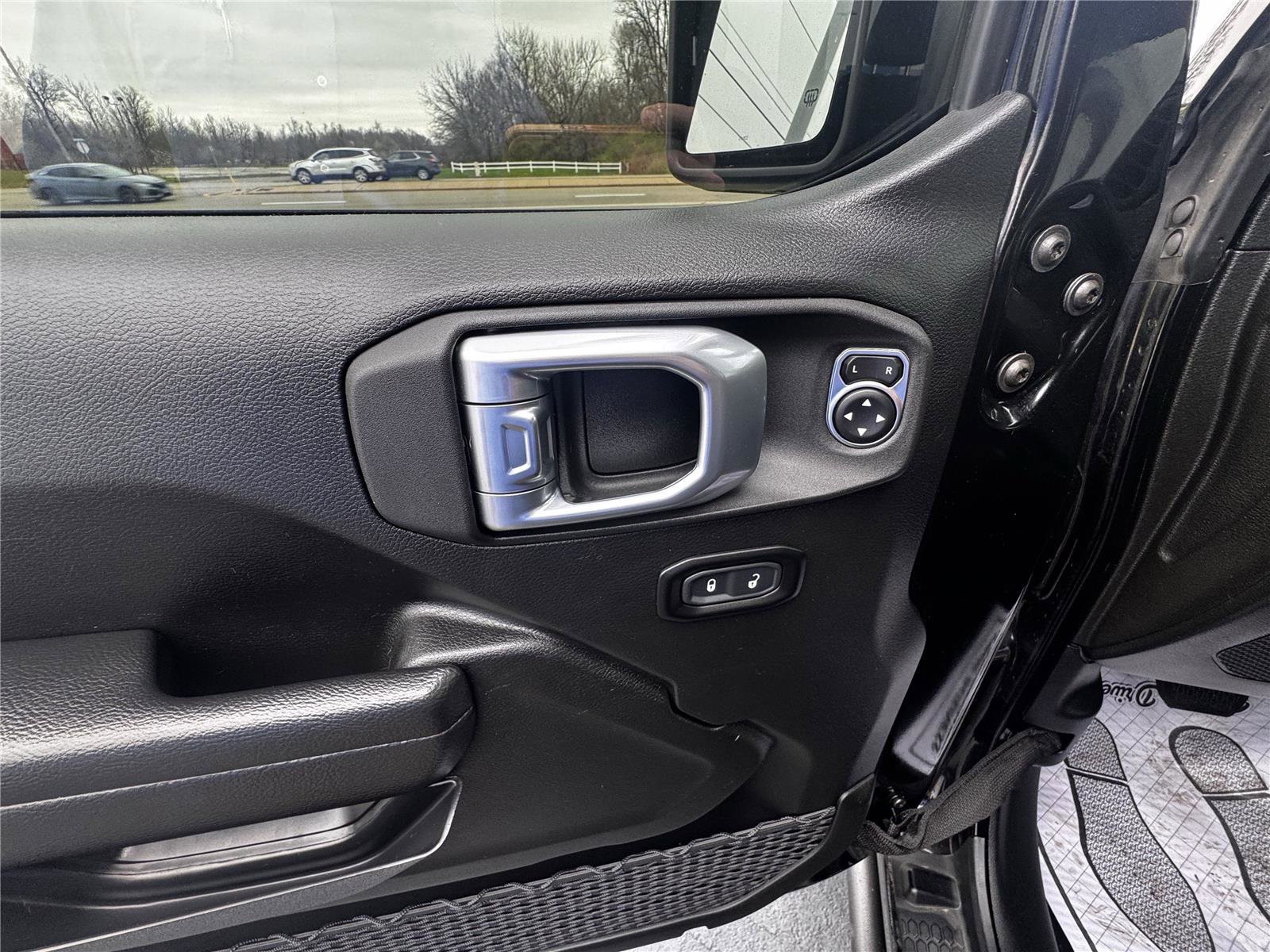 Used 2022 Jeep Wrangler Unlimited Sport AWD/4WD image 11