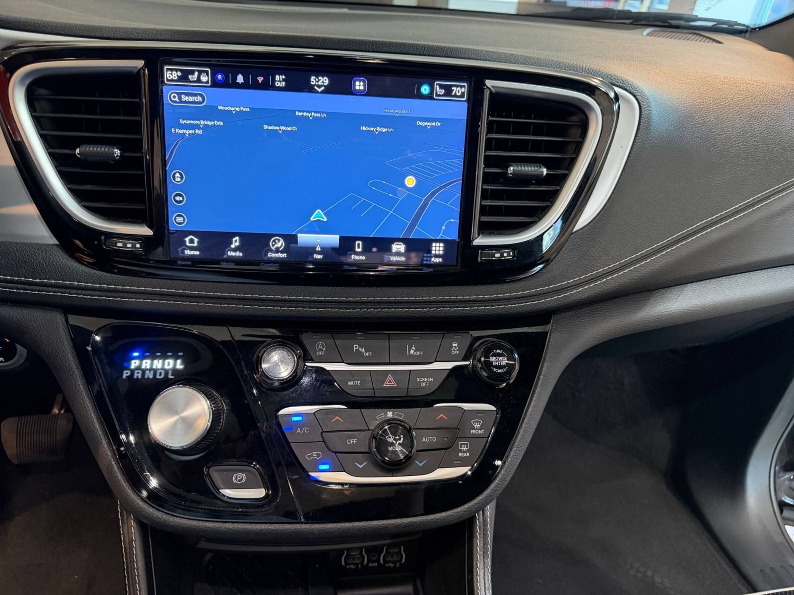 Used 2025 Chrysler Pacifica Limited FWD image 14