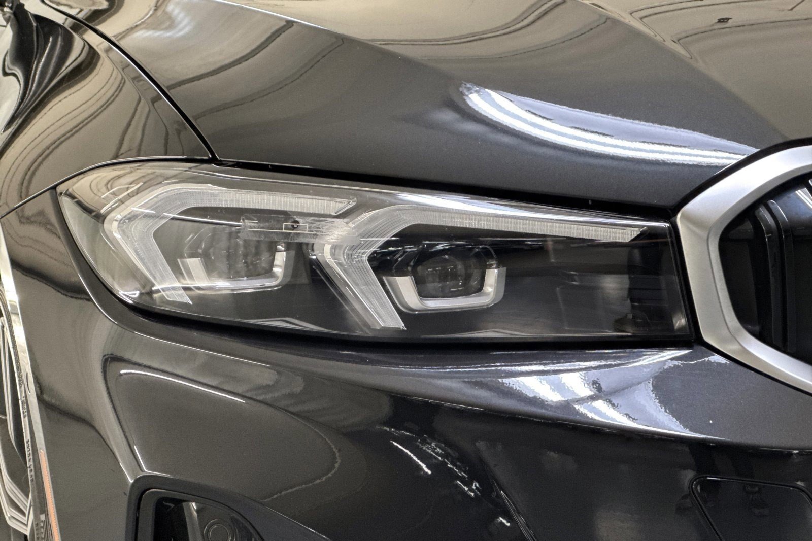 Used 2023 BMW 330i Sedan w/ Parking Assistance Package image 10