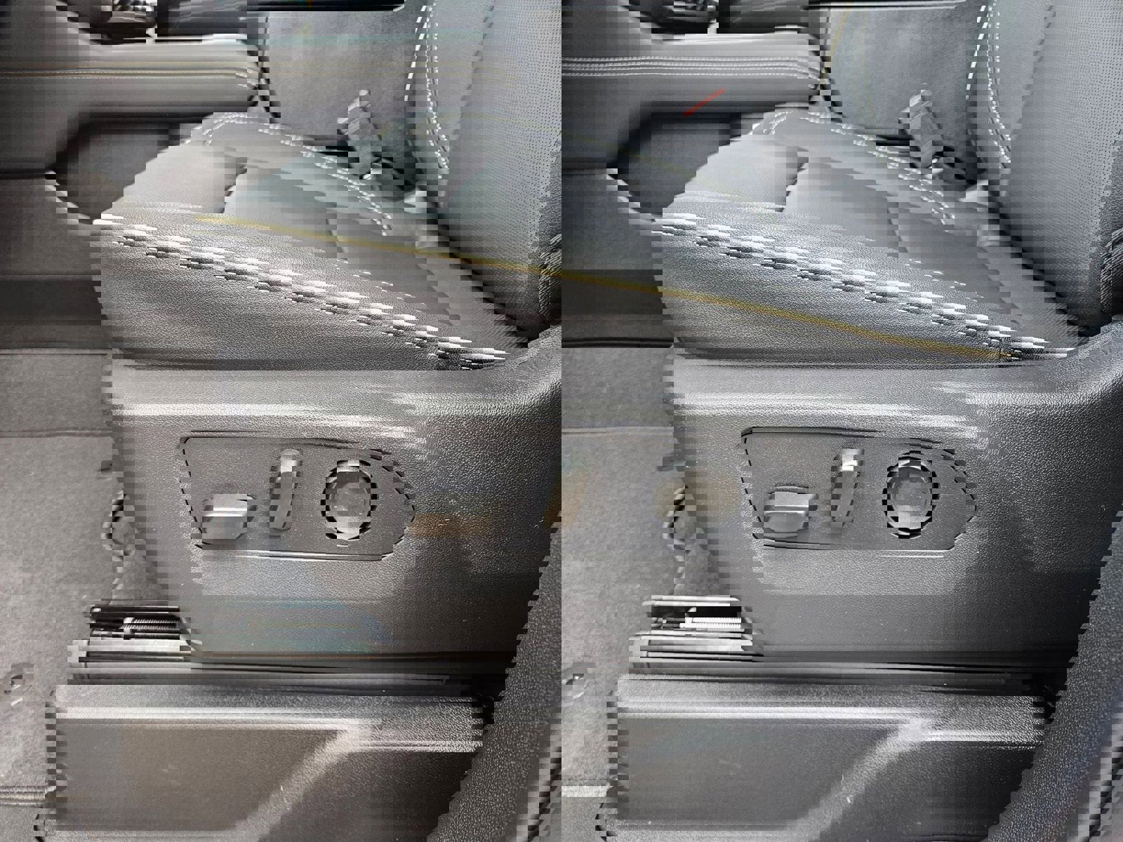 New 2026 GMC Yukon XL Elevation image 23