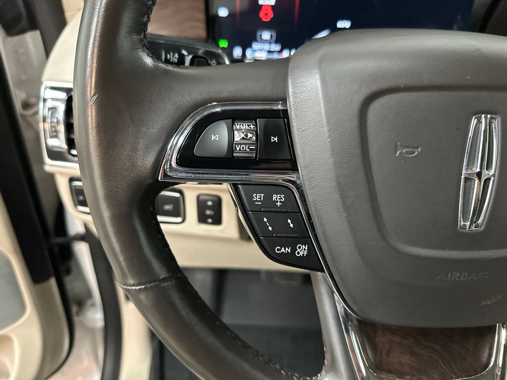Used 2019 Lincoln Navigator Reserve AWD/4WD image 14
