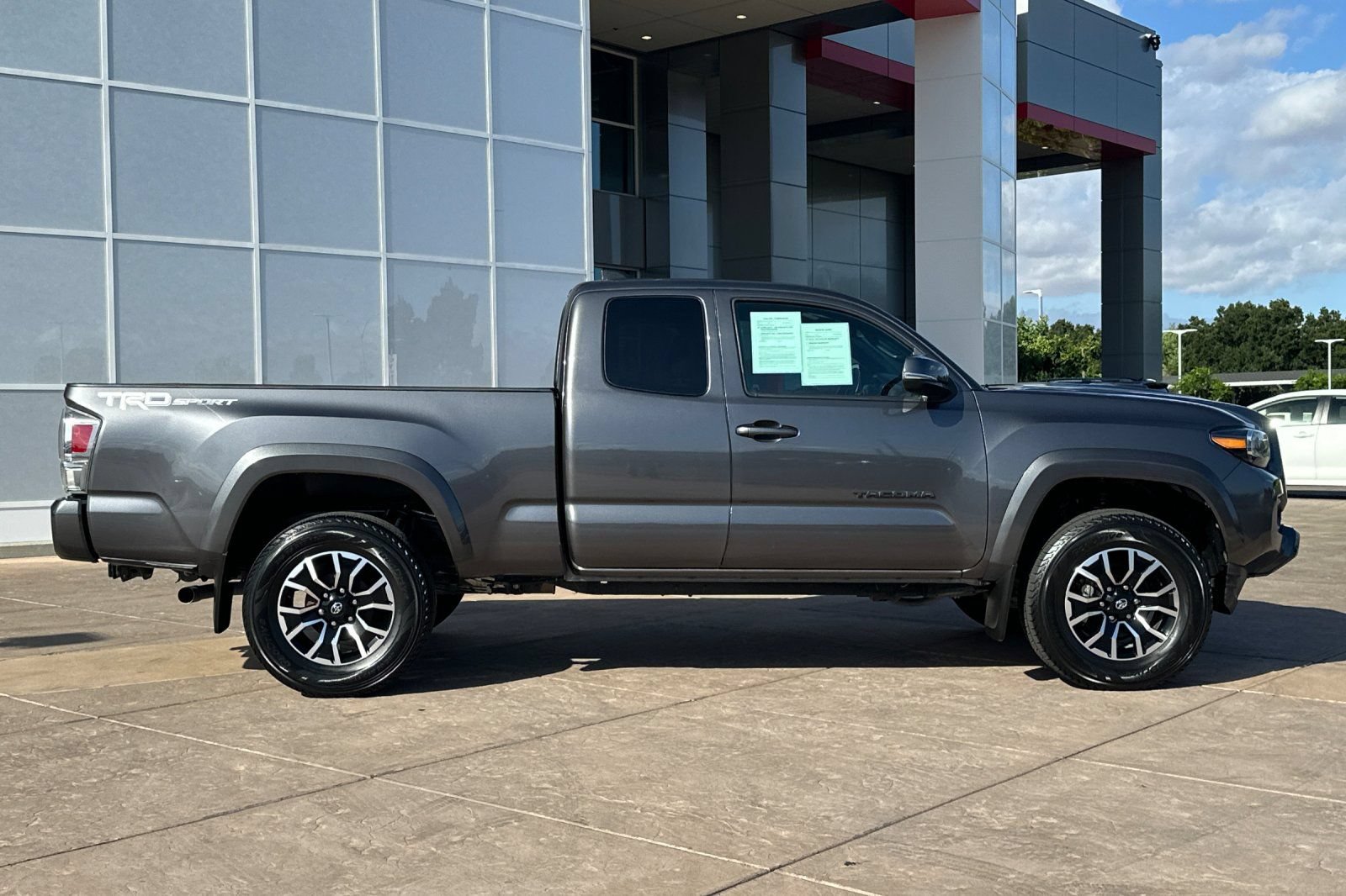 Used 2022 Toyota Tacoma TRD Sport w/ TRD Premium Sport Package RWD video 3