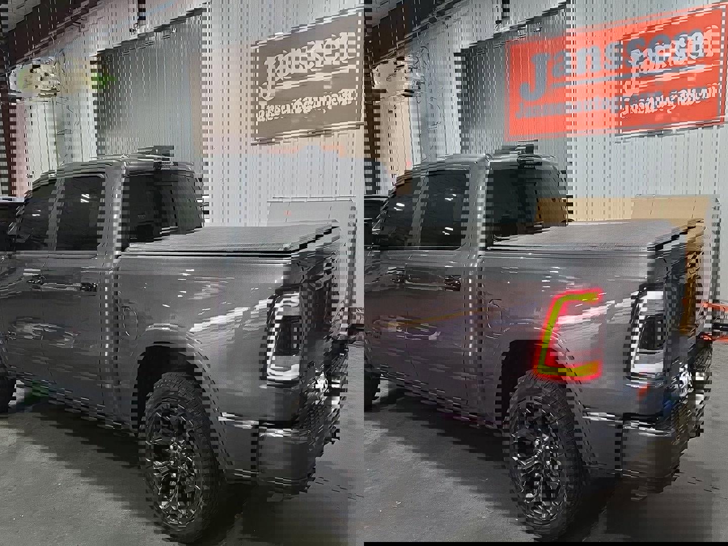 Used 2023 RAM 1500 Limited image 3