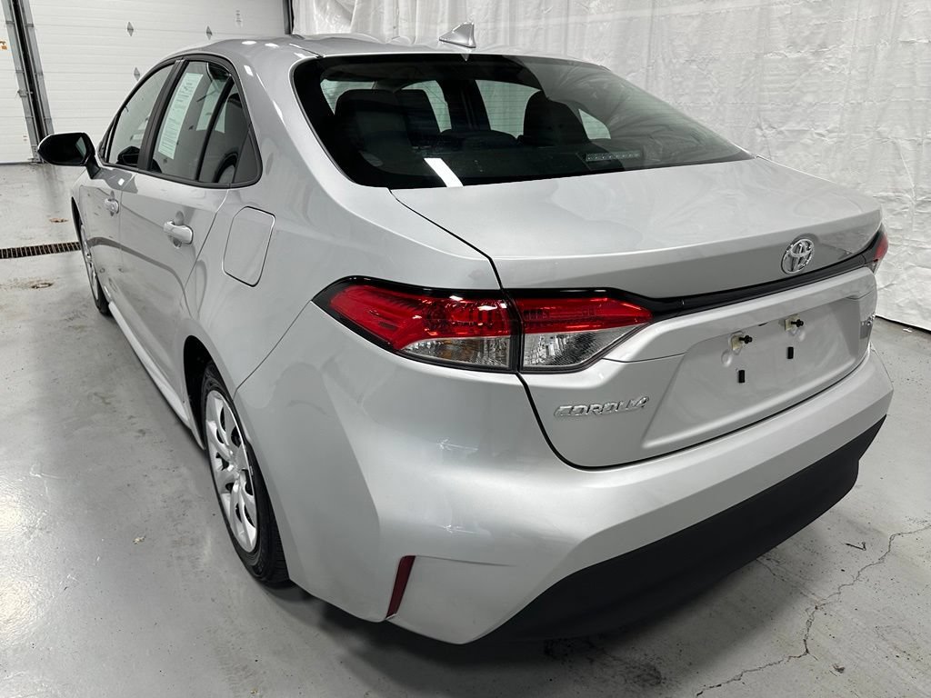 Used 2026 Toyota Corolla LE FWD image 5