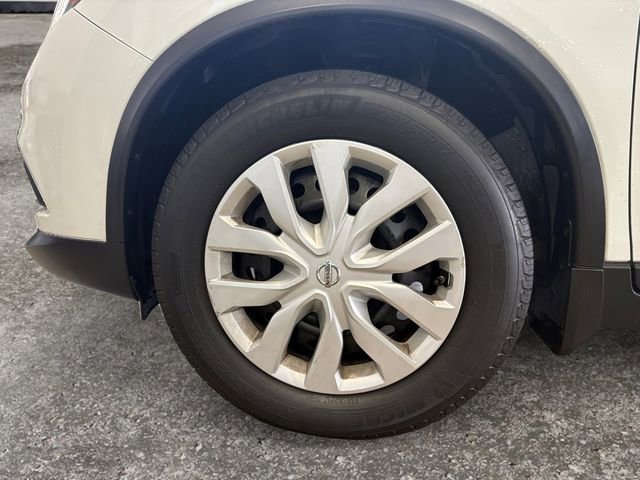 Used 2015 Nissan Rogue S image 12