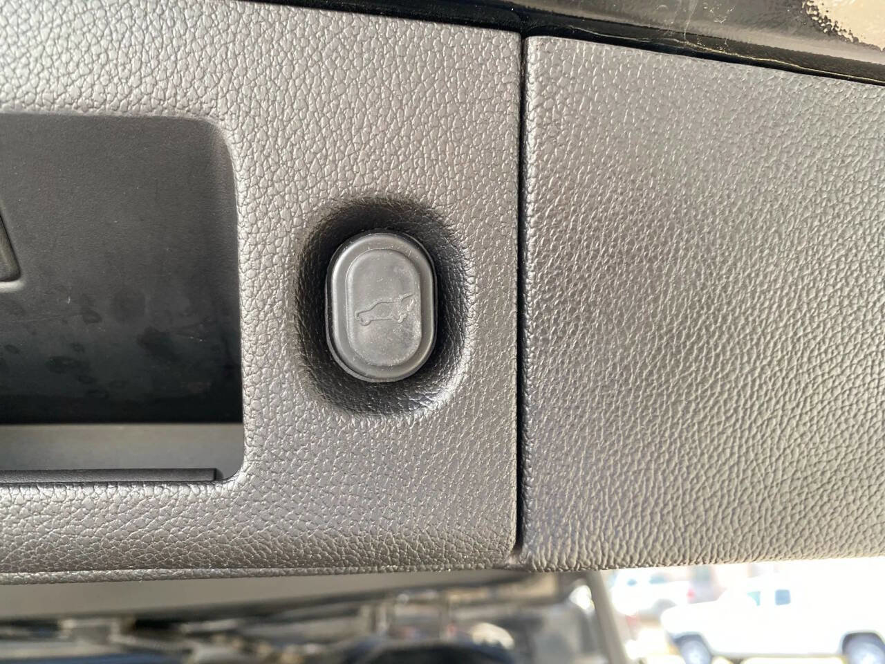 Used 2017 Chevrolet Tahoe LT image 32