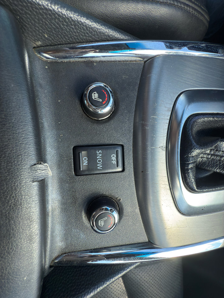 Used 2013 INFINITI G37 x w/ Premium Pkg image 19