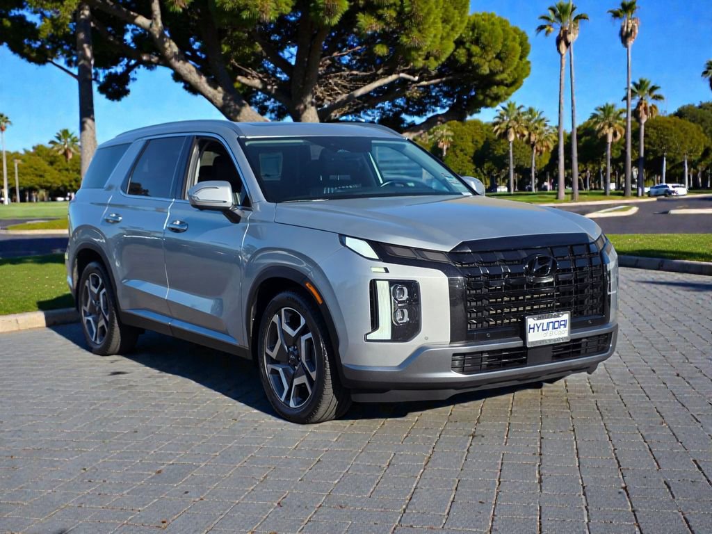 Used 2023 Hyundai Palisade Limited image 4