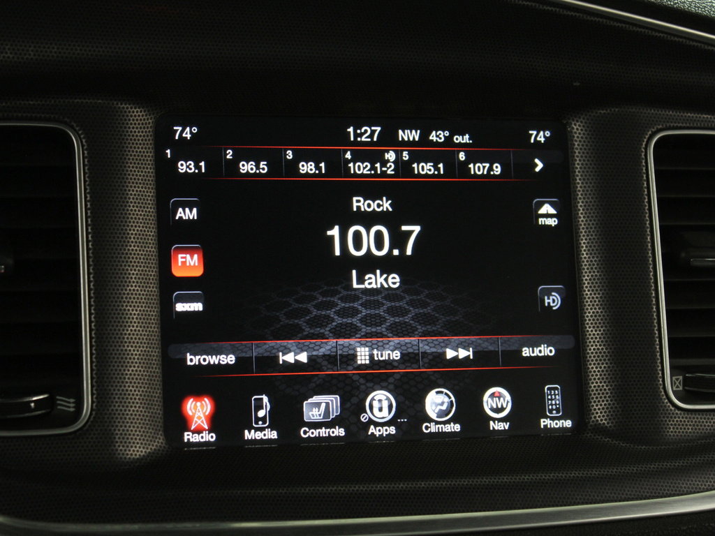 Used 2016 Dodge Charger SXT w/ Navigation & Travel Group image 10