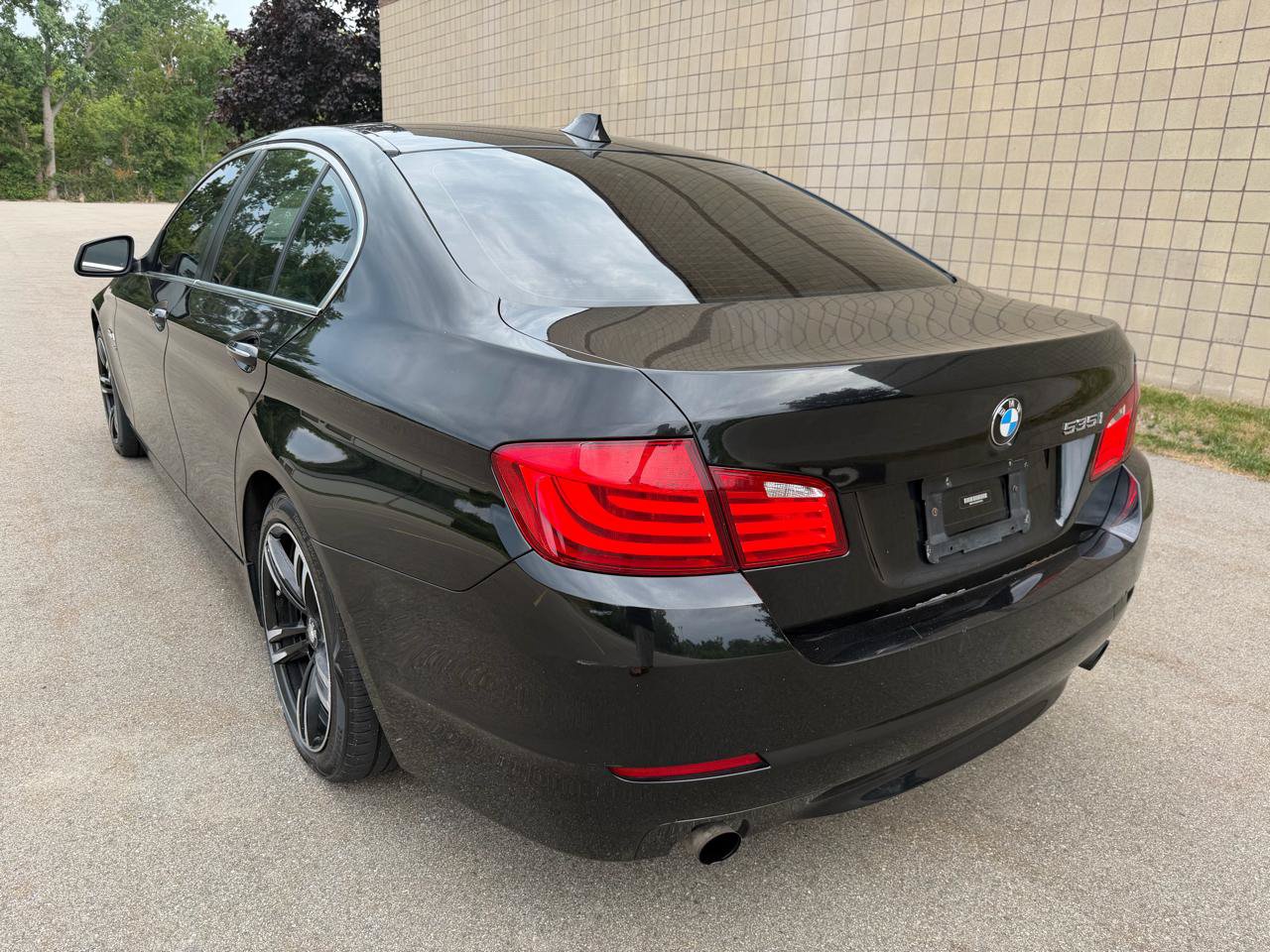 Used 2011 BMW 535i xDrive Sedan AWD/4WD image 7
