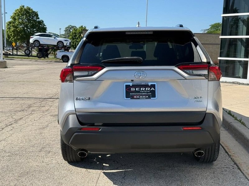 Used 2020 Toyota RAV4 XLE Premium AWD/4WD image 4