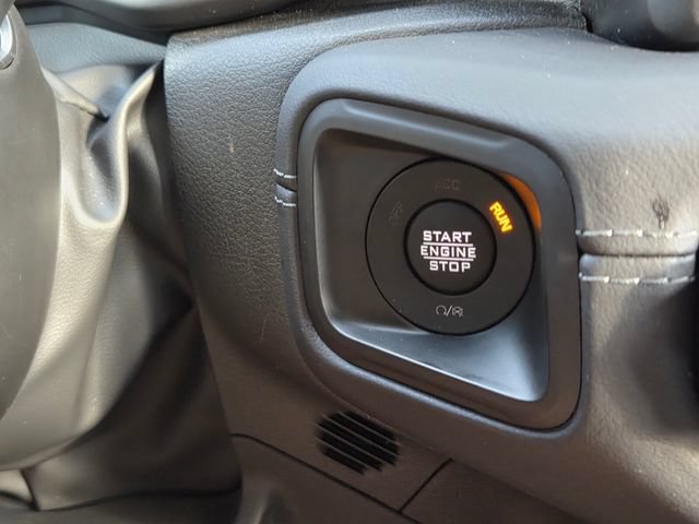 Used 2025 Jeep Wrangler Unlimited Sahara AWD/4WD image 35