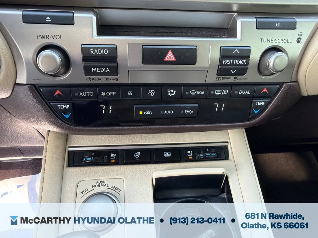 Used 2016 Lexus ES 350 w/ Luxury Package w/Wood Trim FWD image 27