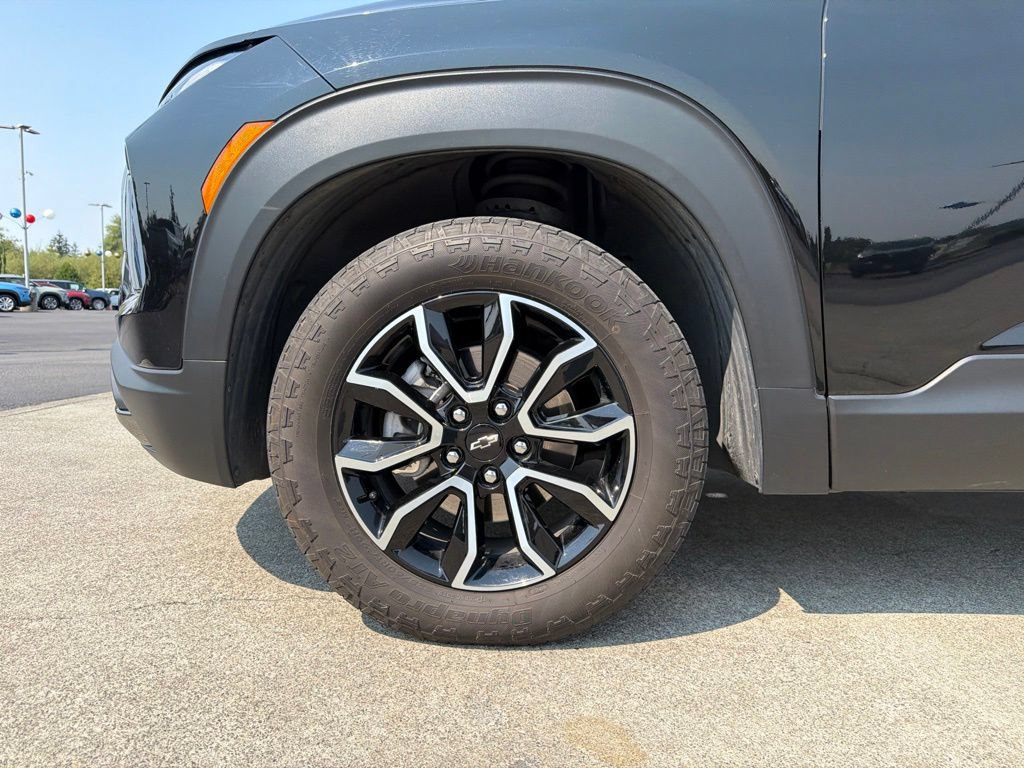 Used 2024 Chevrolet TrailBlazer ACTIV w/ Convenience Package AWD/4WD image 32