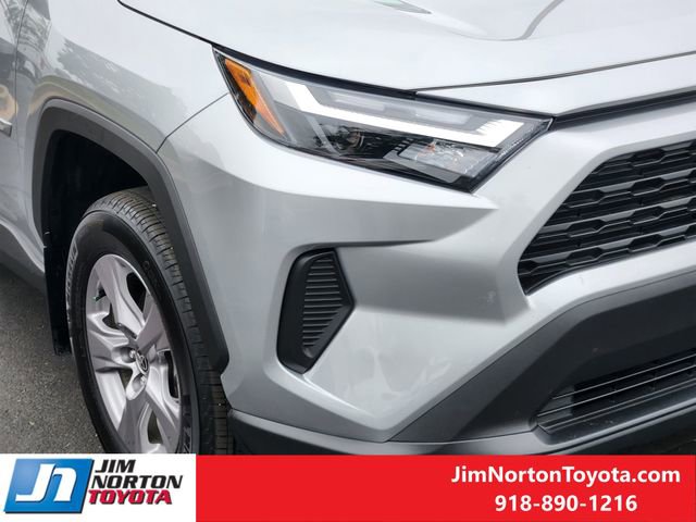 Used 2025 Toyota RAV4 XLE w/ Convenience Package FWD image 10
