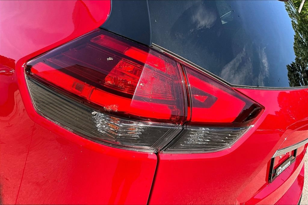 Used 2017 Nissan Rogue SL AWD/4WD image 21