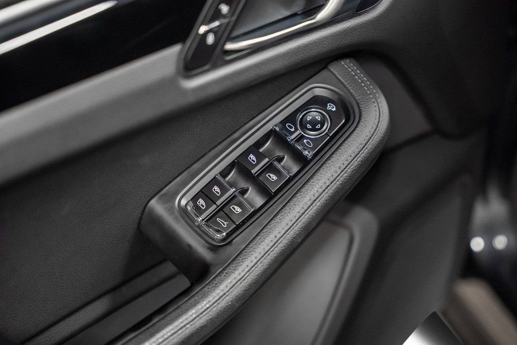 Used 2017 Porsche Macan image 61