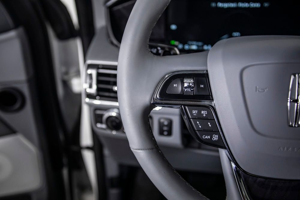 Used 2021 Lincoln Navigator Reserve AWD/4WD image 43