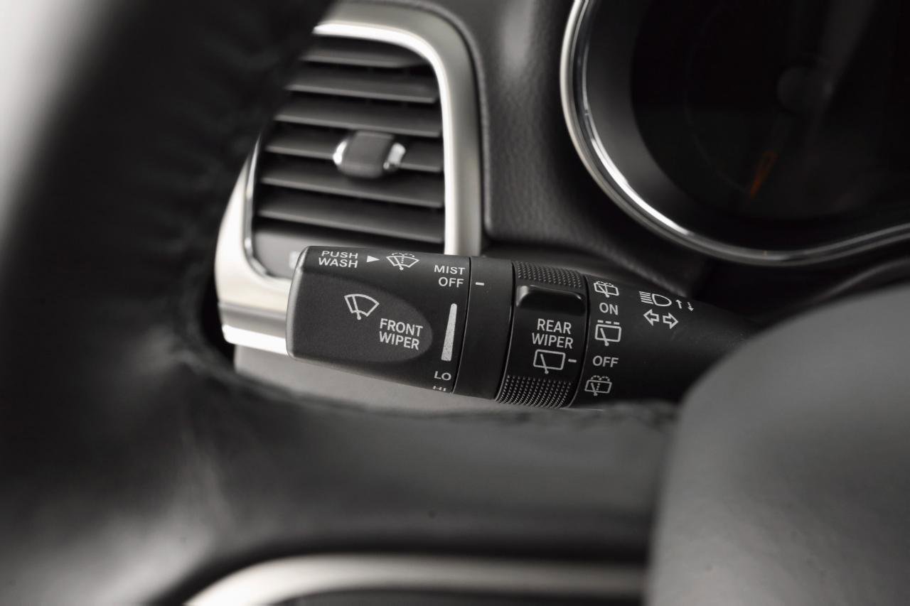 Used 2019 Jeep Grand Cherokee Limited w/ Luxury Group II image 35