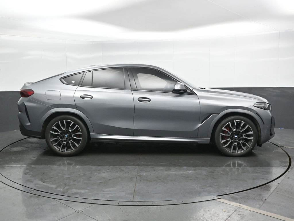 Used 2024 BMW X6 xDrive40i w/ Premium Package AWD/4WD image 3