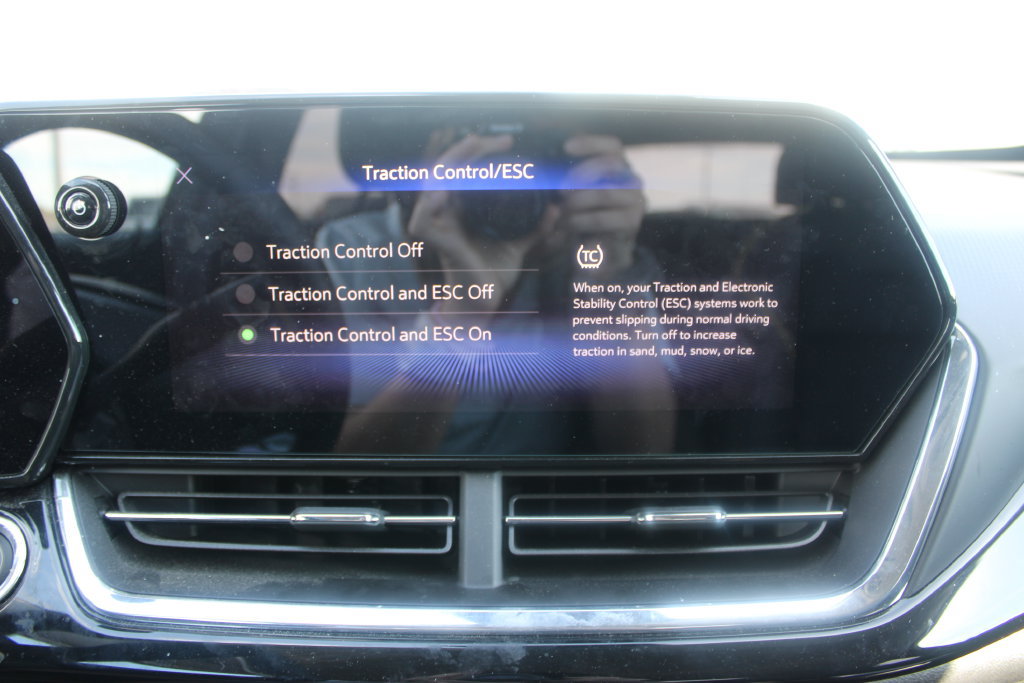 Used 2025 Chevrolet Trax ACTIV w/ Driver Confidence Package FWD image 36