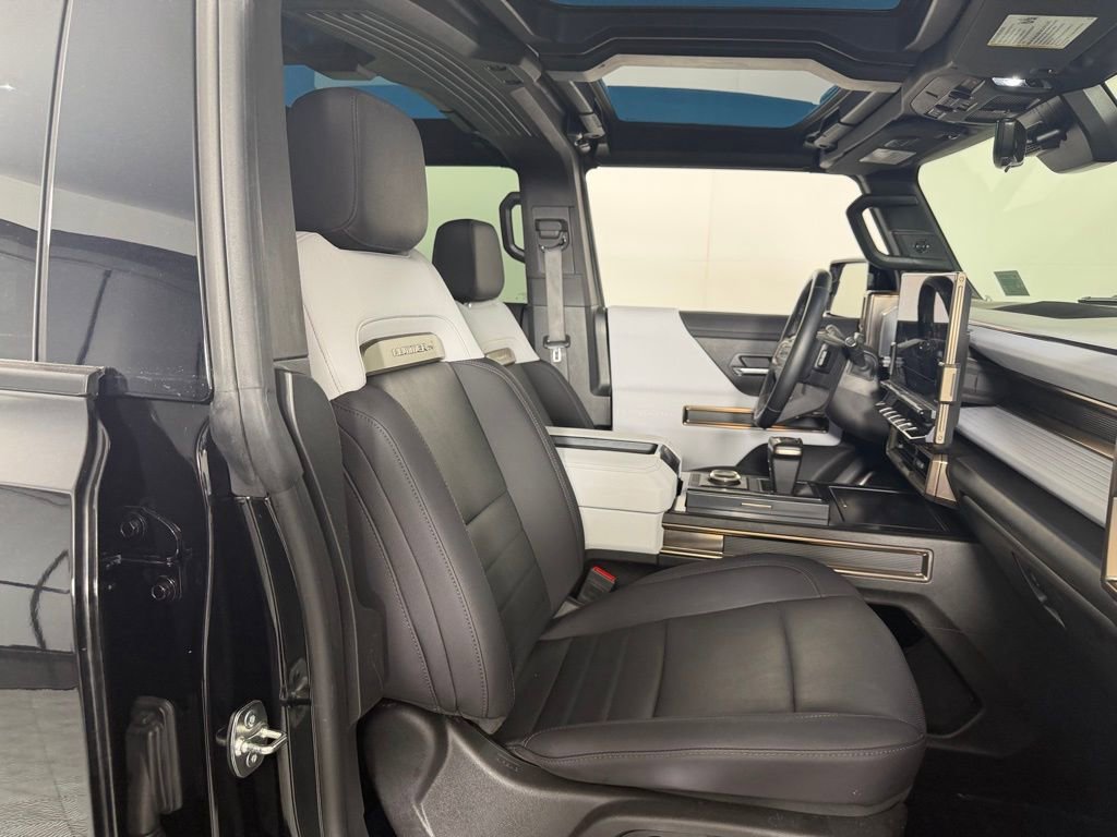 Used 2025 GMC Hummer EV 2X image 33