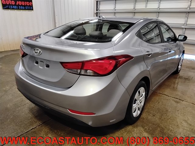 Used 2016 Hyundai Elantra SE FWD image 3