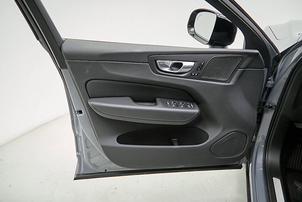 Certified 2023 Volvo XC60 T8 Plus w/ Climate Package image 10