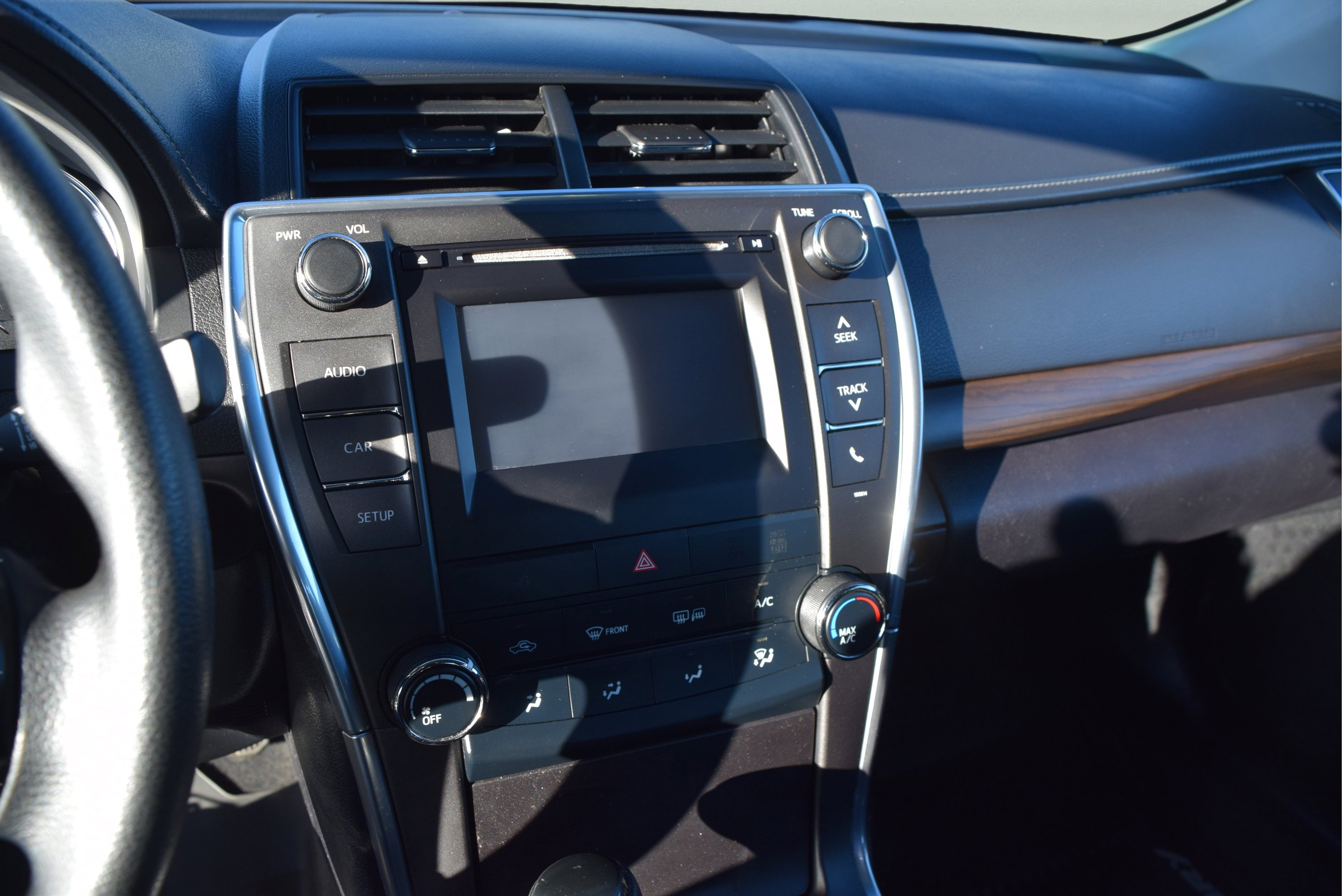 Used 2017 Toyota Camry LE image 11