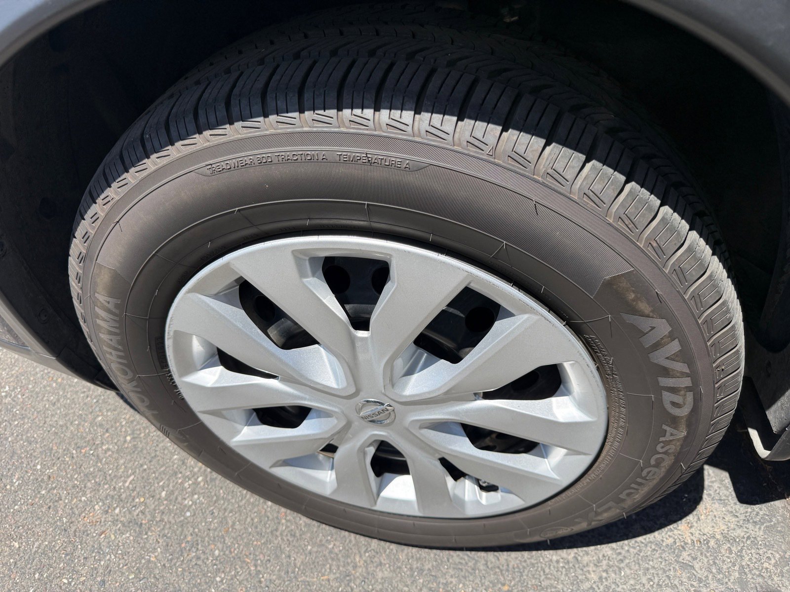 Used 2016 Nissan Rogue S AWD/4WD image 5