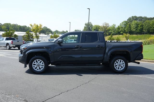 Used 2024 Toyota Tacoma SR5 AWD/4WD image 4