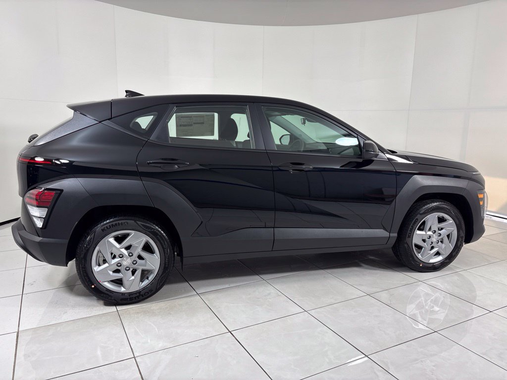 New 2027 Hyundai Kona SE FWD image 6