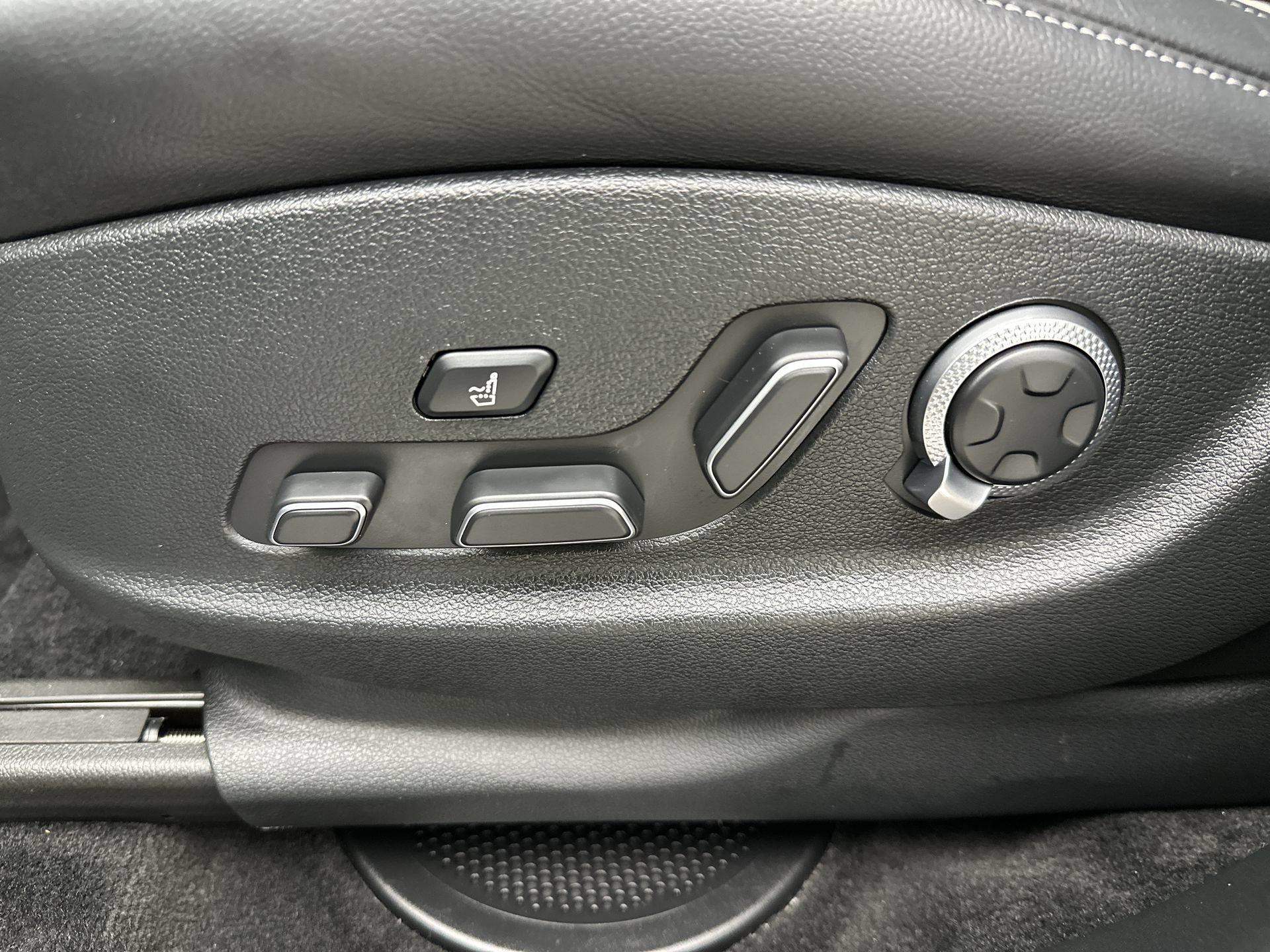 Certified 2026 Genesis GV80 2.5T Prestige AWD/4WD image 12