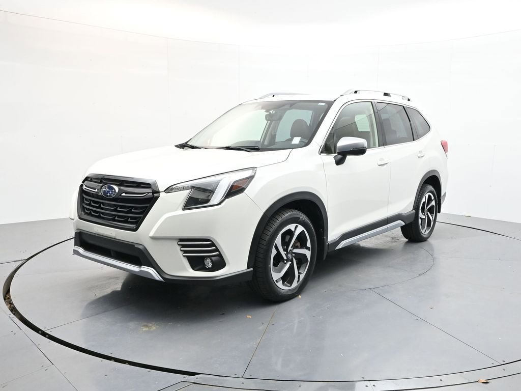 Used 2023 Subaru Forester Touring image 3