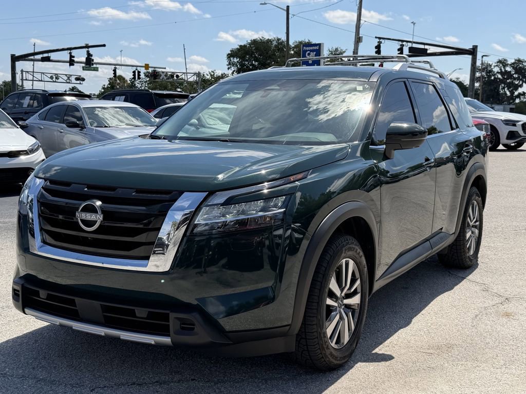 Used 2023 Nissan Pathfinder SL AWD/4WD image 9