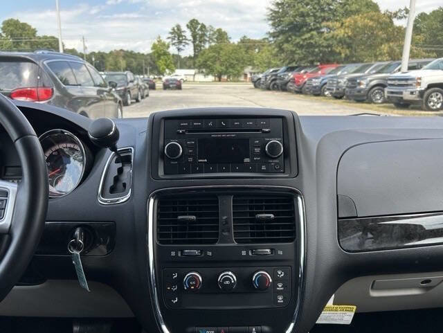 Used 2015 Dodge Grand Caravan American Value Package w/ UConnect Hands-Free Group image 12