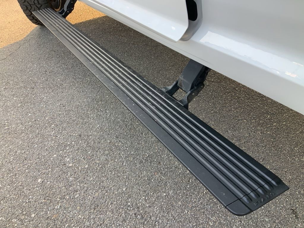 Certified 2022 RAM 2500 Limited w/ Body Color Bumper Group image 13