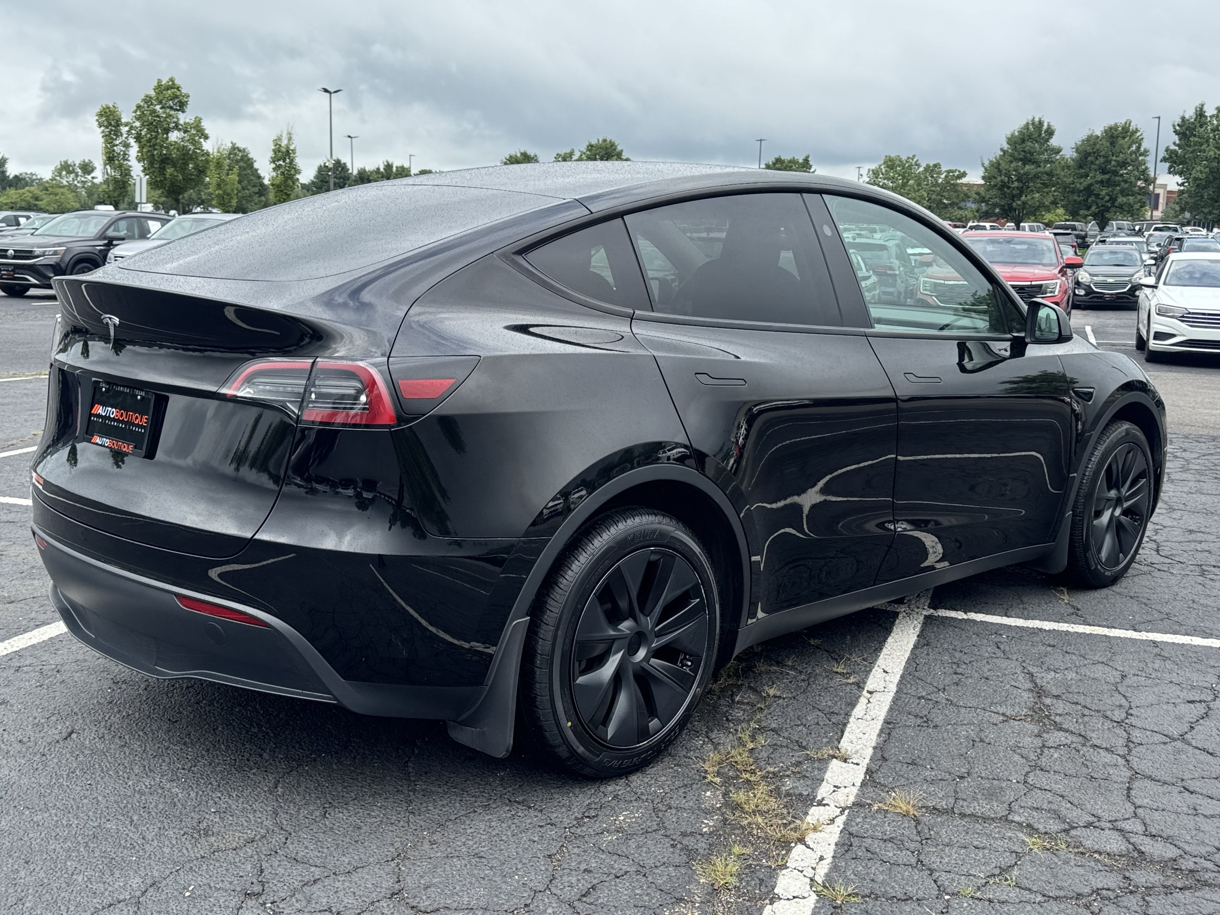 Used 2024 Tesla Model Y 2WD image 15