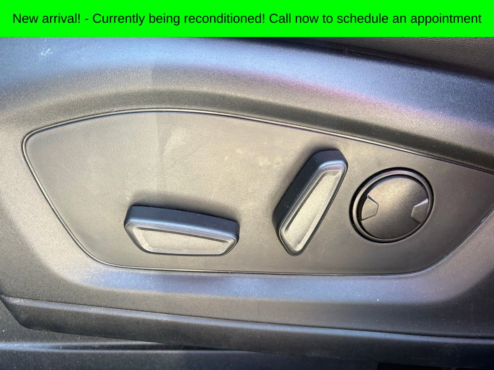 Used 2024 Ford Explorer XLT w/ Equipment Group 202A AWD/4WD image 11