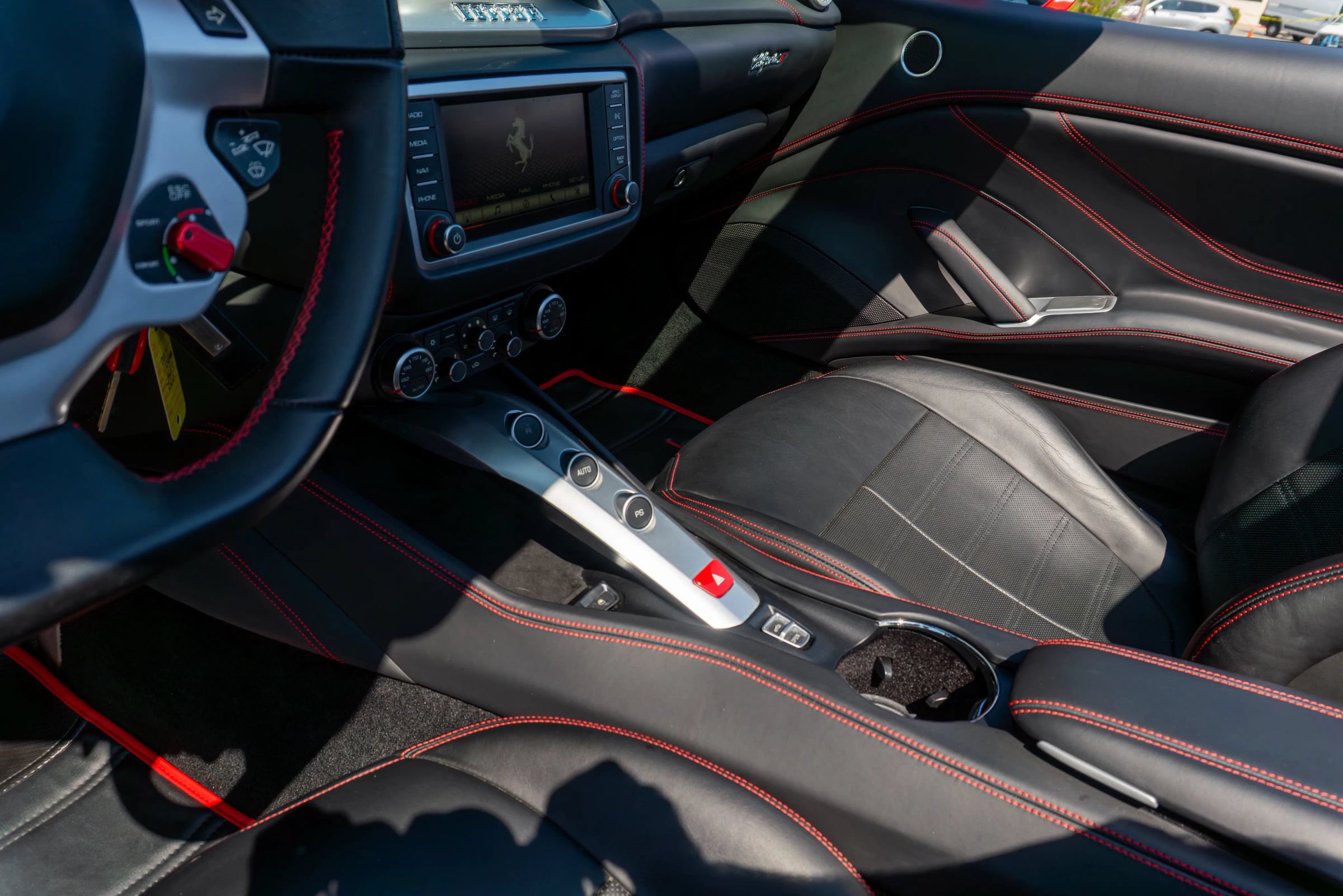 Used 2017 Ferrari California T RWD image 61