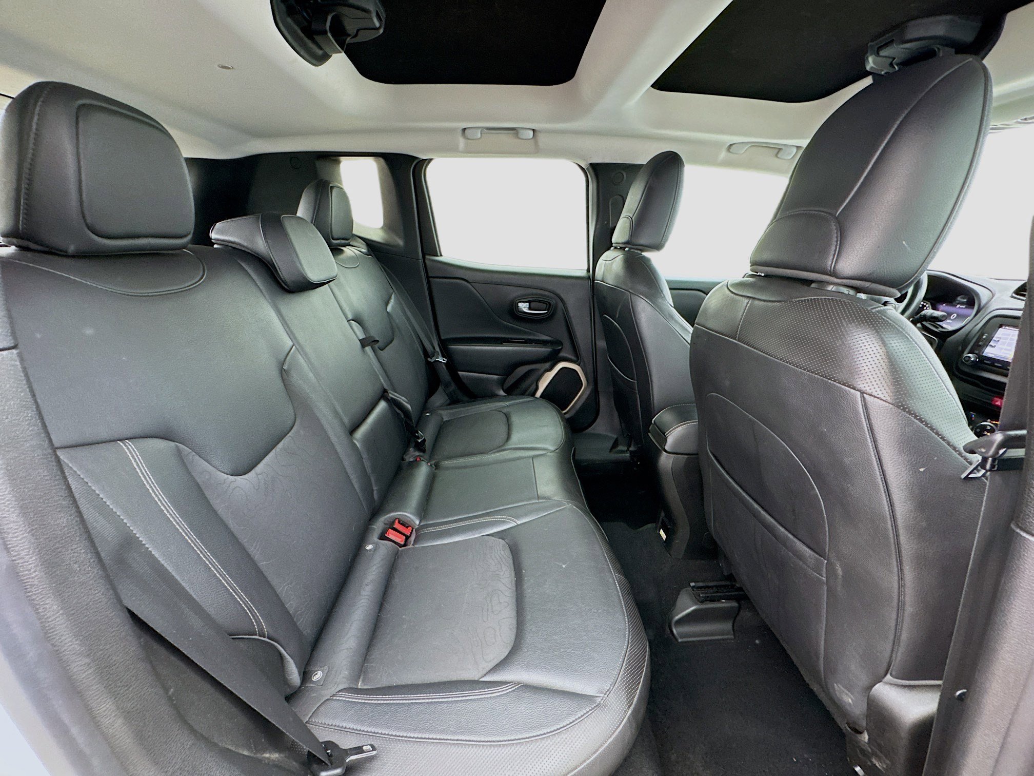 Used 2017 Jeep Renegade Trailhawk image 18