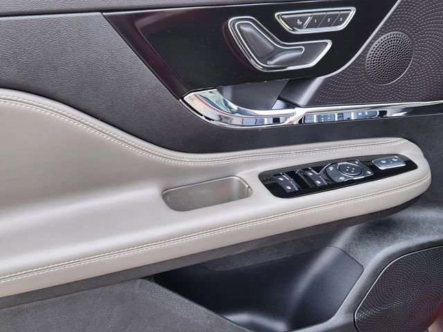 New 2026 Lincoln Corsair Reserve w/ Jet Appearance Package image 9