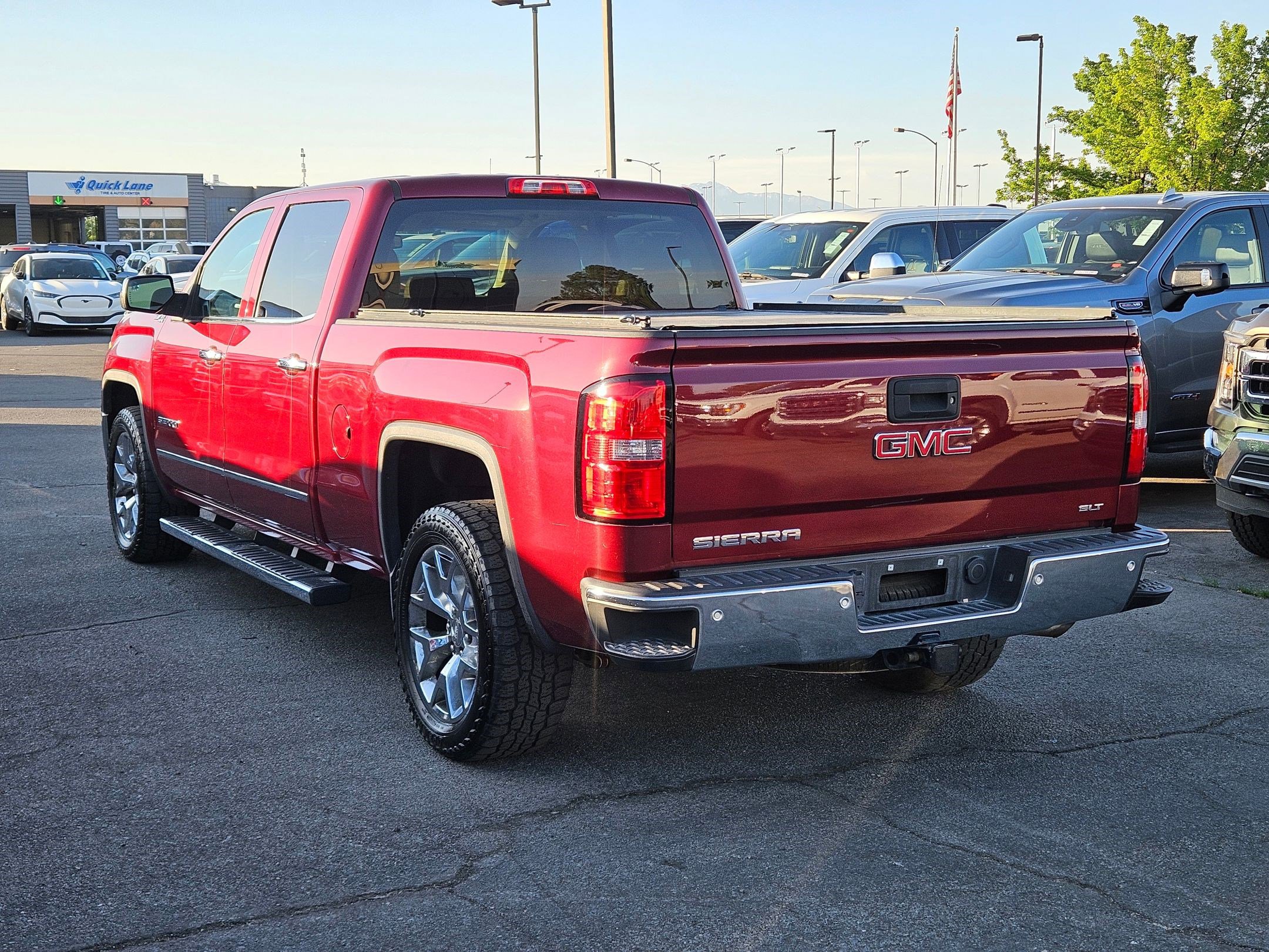 Used 2014 GMC Sierra 1500 SLT w/ SLT Crew Cab Value Package AWD/4WD image 8