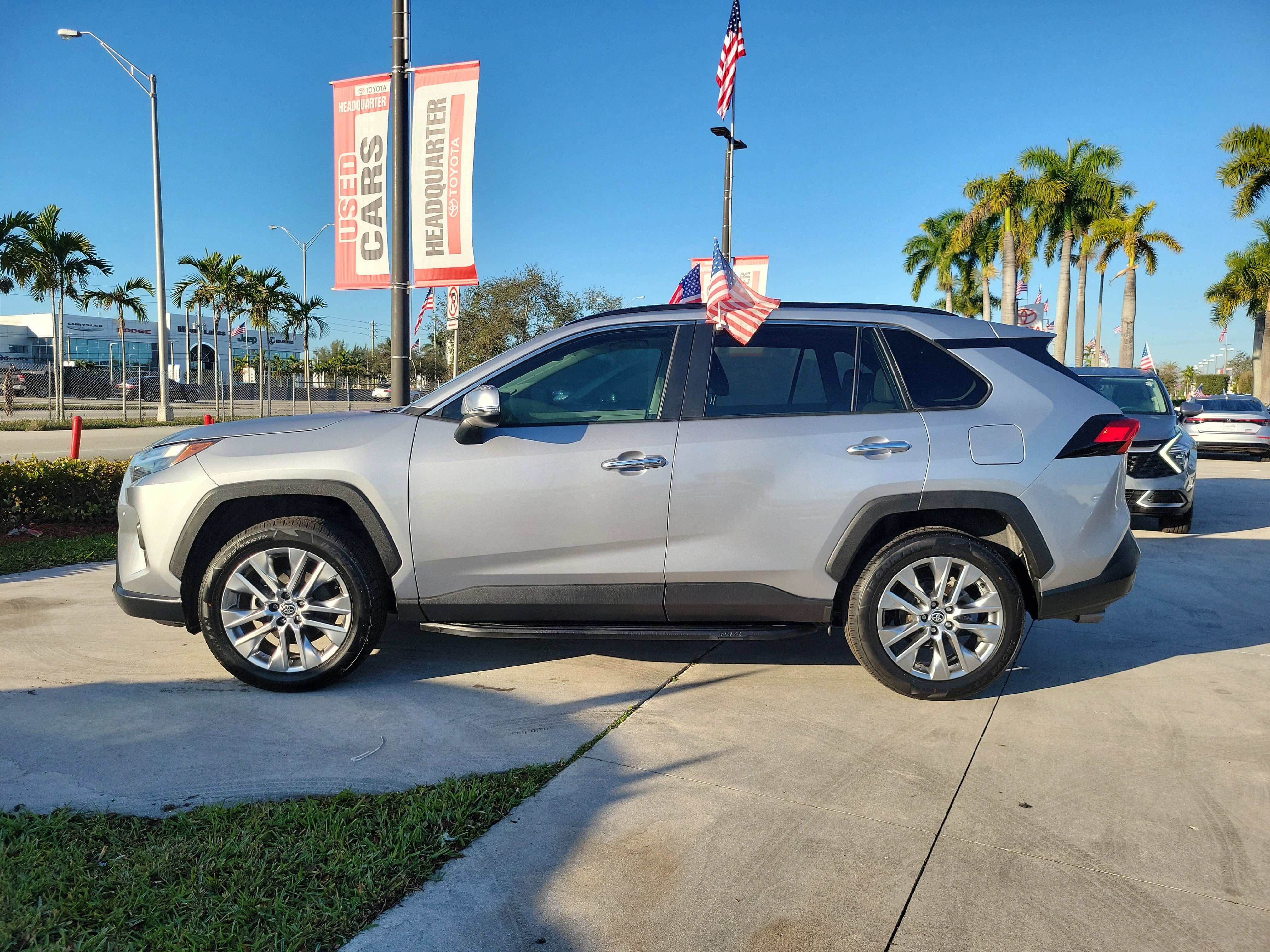 Used 2023 Toyota RAV4 Limited image 7