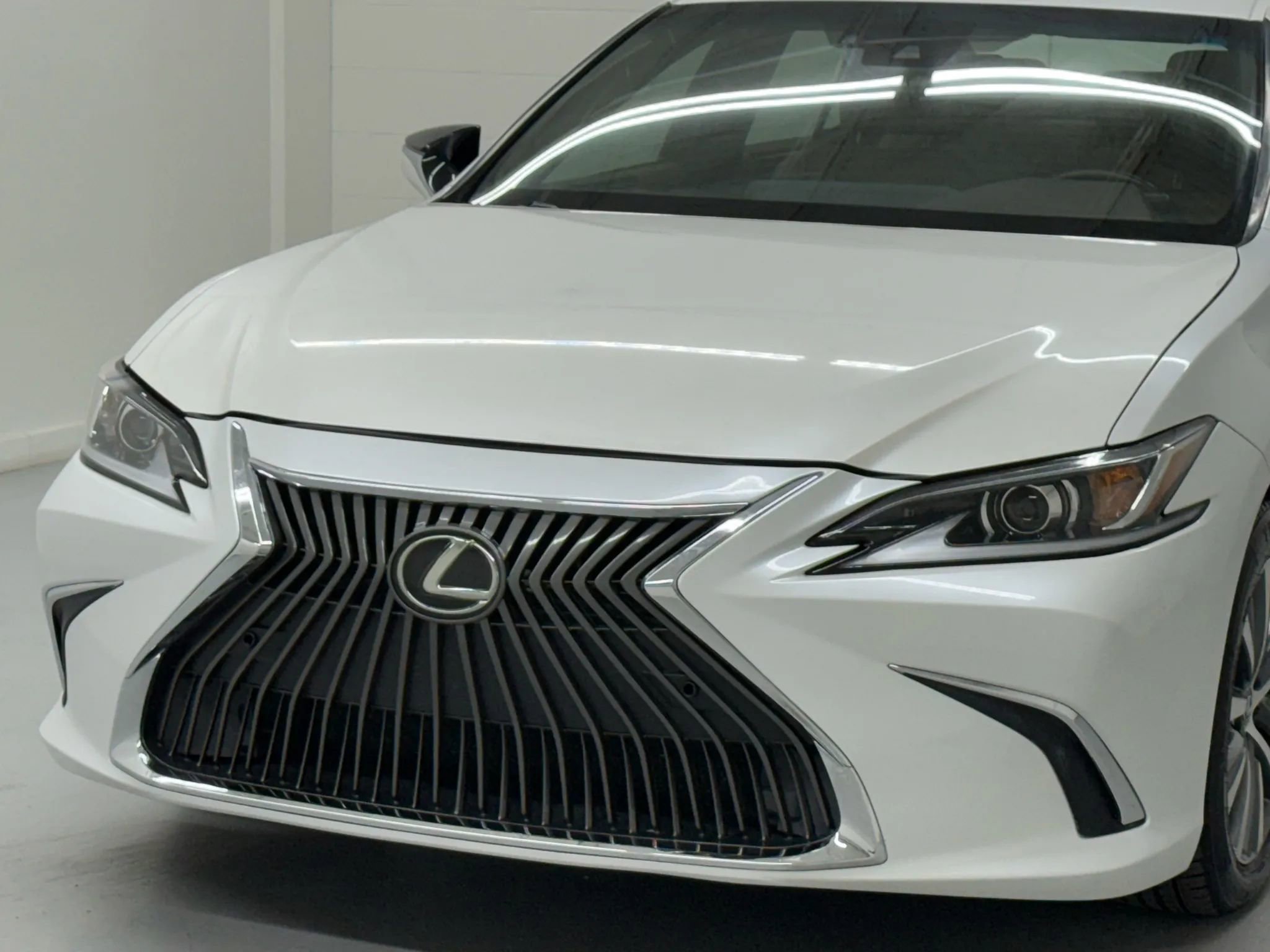Used 2019 Lexus ES 350 w/ Accessory Package 2 image 8