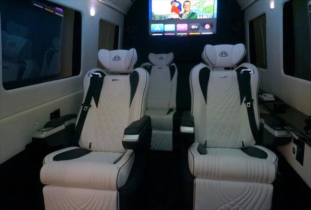 Used 2015 Mercedes-Benz Sprinter 2500 image 13